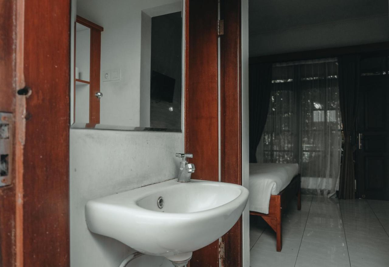 Sekar Arum Riverside Resort In Canggu Tanah Lot Exterior foto