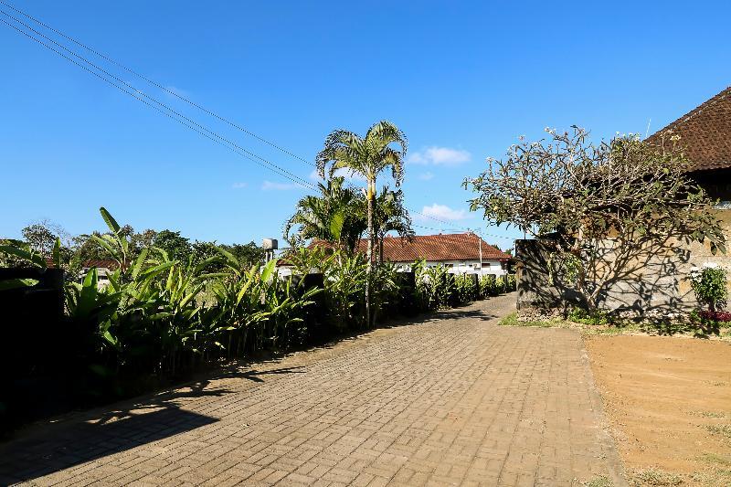 Sekar Arum Riverside Resort In Canggu Tanah Lot Exterior foto